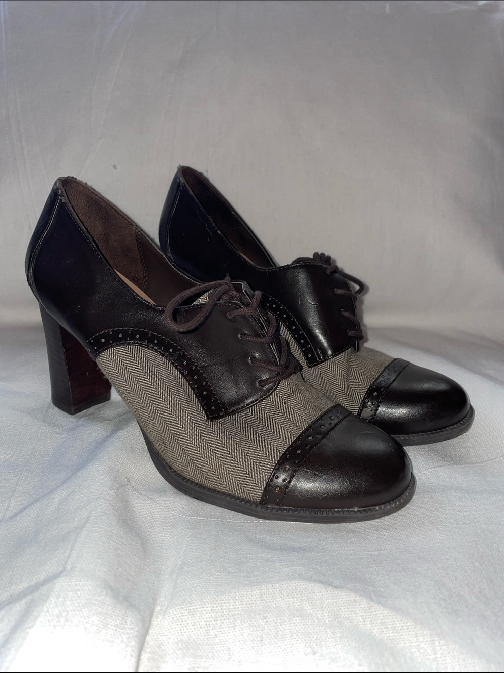 Etienne Aigner Brown and Tan Two-Tone Lace-Up Block Heels Sz 9